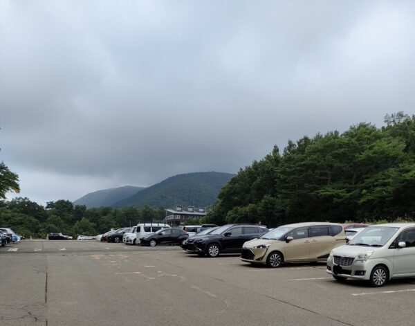 泉ヶ岳大駐車場